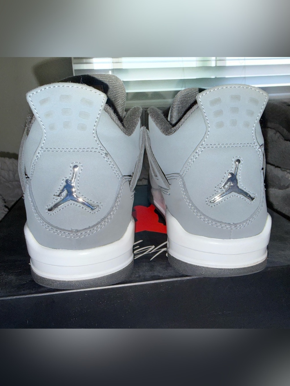 Jordan 4 Cool Grey size 6Y - Picture 4 of 5